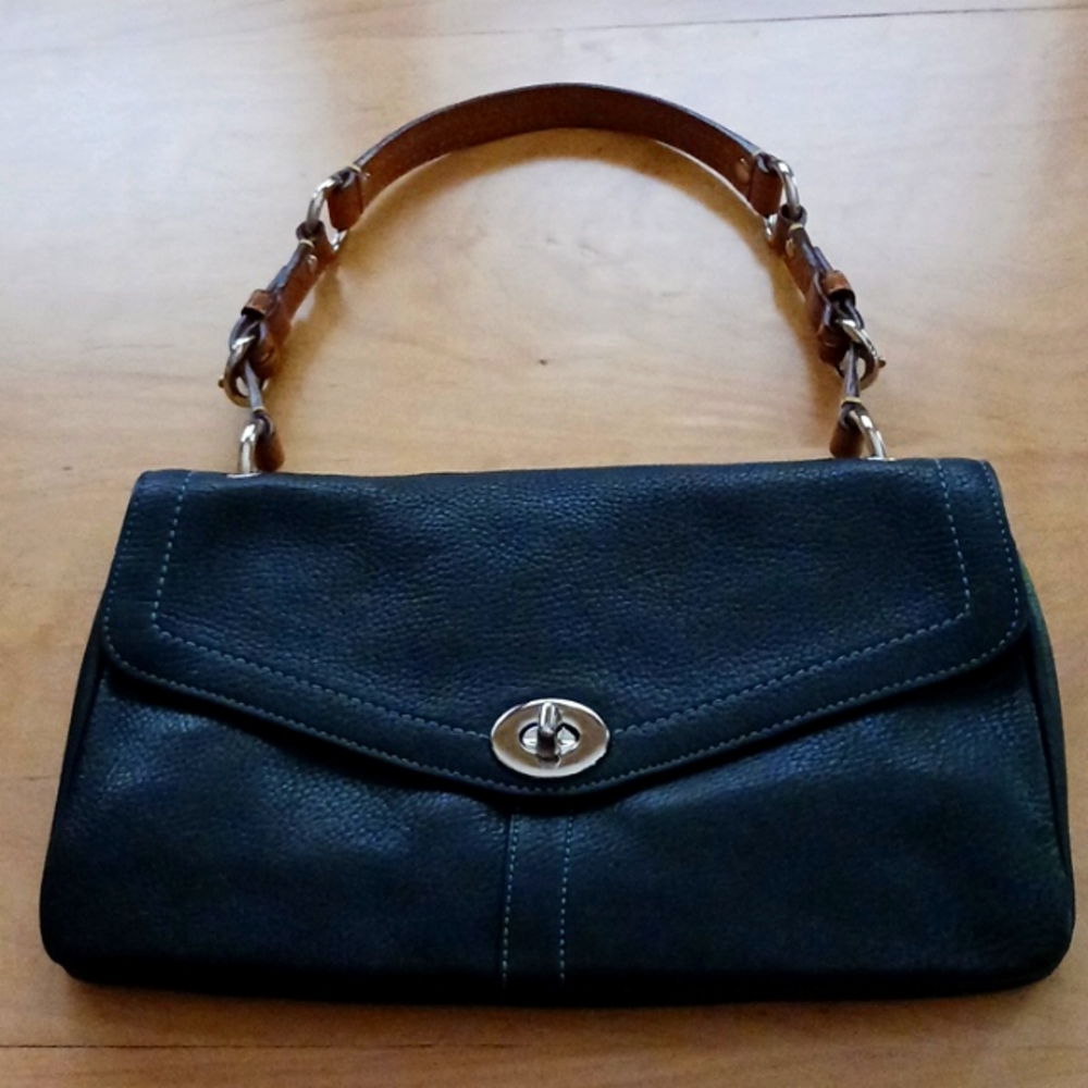 Coach Chelsea Black Pebbled Leather shoulder bag (Pristine)